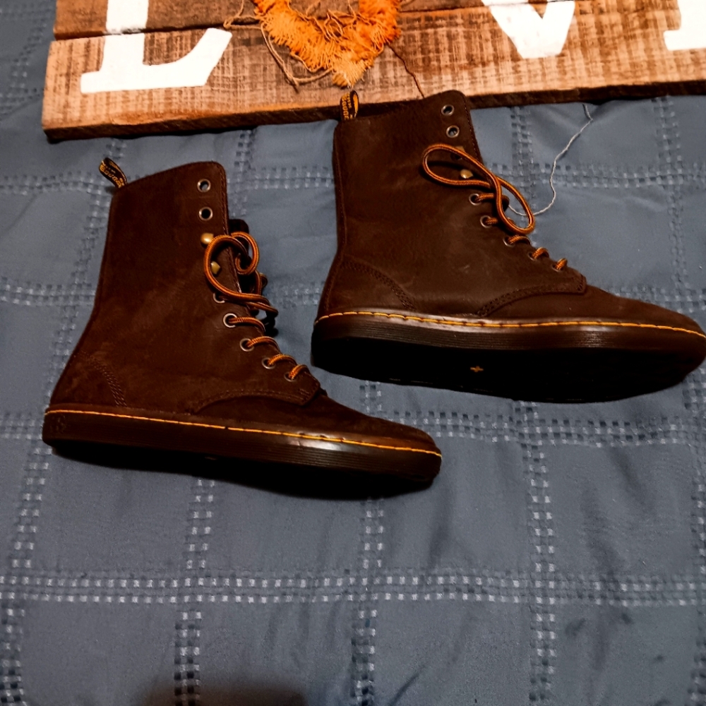 Doc Martens Rich Dark Brown Lace-Up High-Top Boots with Rugged Sole